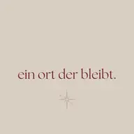 Wo alles entsteht… ✨

An meinem Lieblingsplatz schreibe ich, träume, verwerfe, beginne neu. Hier wachsen meine Geschichten – Wort für Wort, Seite für…
